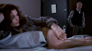 Mary Elizabeth Mastrantonio çıplak, Paranın Rengi'nden (1986) sahne