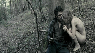 Geraldine Martineau nuda, scena di Le guetteur (2012)
