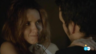 Nude video with Elena Ballesteros , scene from B&b, de boca en boca s02e11 (2015)