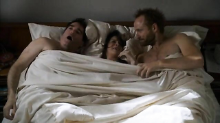 Kailie Torres çıplak, Tammy Blanchard çıplak, Liz Twining çıplak, The Big C s03e06 (2012)'den seks sahnesi