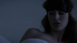 Louise Bourgoin çıplak, Mojave'den (2015) sahne