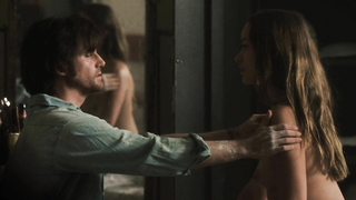 Olivia Wilde desnuda, escena de Vinyl s01e06 (2016)