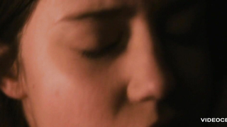 Adele Exarchopoulos çıplak, Les Anarchistes (2015) filminden seks sahnesi