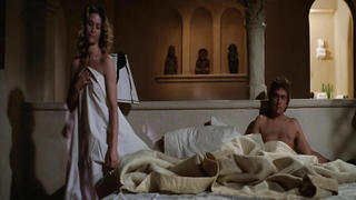 Annette Haven çıplak, Dorothy Le May çıplak, Constance Money çıplak, Dee Wallace çıplak, Stone 10'dan (1979) sahne