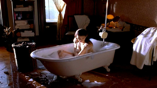 Cindy Crawford çıplak, The Simian Line'dan (2000) sahne