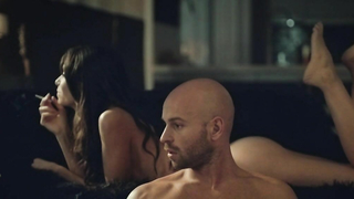 Mary nua, cena de Lou Hermant nua, Mercedes Aspa Le Thi nua, Emilie Arthapignet nua, cena de Toute premiere fois (2015)