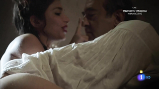 Miryam Gallego nuda, scena da Aguila Roja s08e01 (2015)