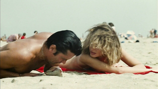 Dalila Di Lazzaro desnuda, escena de 3 hommes a abattre (1980)