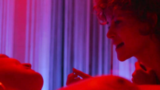 Carla Juri nua, Pia Rover nua, Marlen Kruse nua, Anna Konig nua, cena de sexo de Feuchtgebiete (2013)