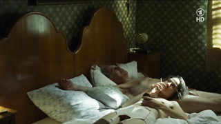 Jeanette Hain nue, scène de Landauer Der Prasident (2014)