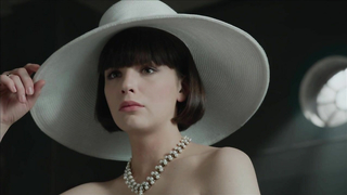 Ksenia Lukyanchikov nuda, scena di Krasnaja koroleva (2015)