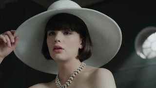 Ksenia Lukyanchikov nuda, scena di Krasnaja koroleva (2015)