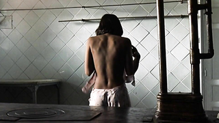 Veronica Sanchez nackt, Szene aus Las 13 Rosas (2007)