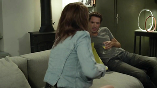 Лила Салет обнаженная, сцена из фильма Любовь обнаженная, турбулентность (2013)