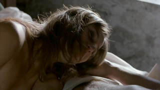 Nude video with Marta Etura , scene from La vida que te espera (2004)