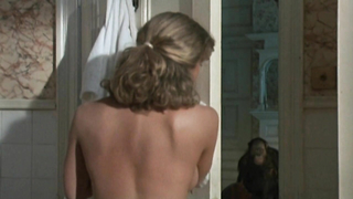 Elisabeth Shue nuda, scena erotica da Link (1986)