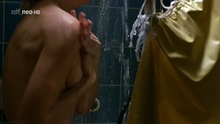 Sophie von Kessel nua, cena erótica de Die Tochter des Morders (2010)