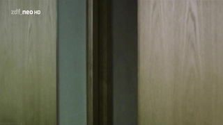 Sophie von Kessel nua, cena erótica de Die Tochter des Morders (2010)