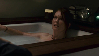 Julianne Moore e Yaya DaCosta nude, scena di sesso da I ragazzi stanno bene (2010)