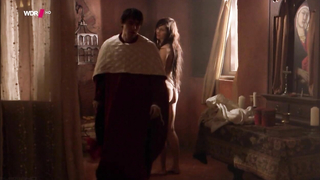Nora Tschirner nuda, scena di sesso da Il Conclave (2006)