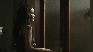 Alina Levshin desnuda, escena erótica de Lugen und andere Wahrheiten (2014)