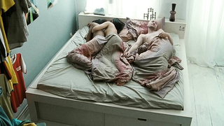 Henriette Muller und Rita Lengyel und Araba Walton nackt, Sexszene aus Berlin Calling (2008)