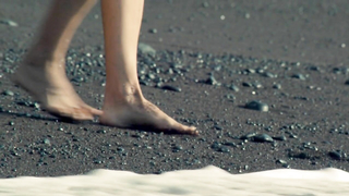 Elena Anaya desnuda, escena erótica de Hierro (2009)