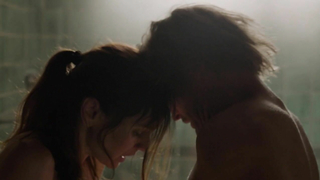 Sarah Wayne Callies nuda, scena di sesso da Colony s01e03 (2016)