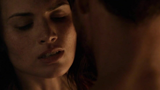 Katrina Law çıplak, Spartacus Blood and Sand'den seks sahnesi s01e13 (2010)