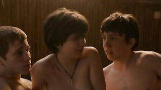 Beatriz Medina çıplak, Los Heroes del Mal'dan (2015) seks sahnesi