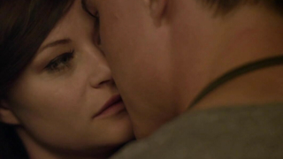 Emilie de Ravin nuda, scena di sesso da The Submarine Kid (2015)