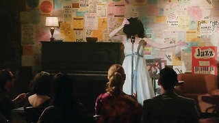 Rachel Brosnahan nua, cena erótica de The Marvelous Mrs. Maisel s01e01 (2017)