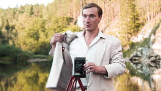 Polina Aug Angely Revolutsii'den (2014) çıplak, erotik sahne