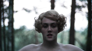 Polina Aug Angely Revolutsii'den (2014) çıplak, erotik sahne