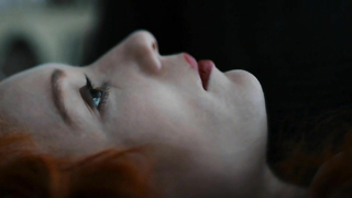 Chulpan Khamatova nua, cena de sexo de Sindrom Petrushki (2015)