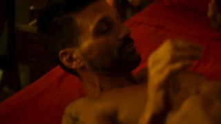 Natalie Martinez çıplak, Kingdom s02e06 (2015)'den seks sahnesi