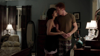 Morena Baccarin çıplak, Homeland s01e01'den (2011) seks sahnesi