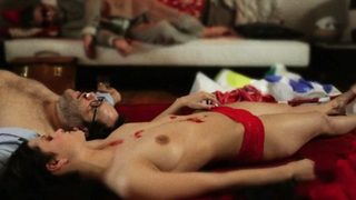 Maria Birta nuda, scena di sesso da XL (2013)