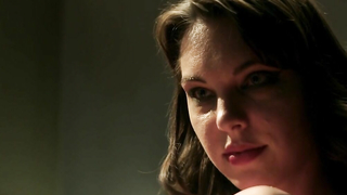 Кимберли Лиманс обнаженная, сцена секса из фильма Огненный город: Конец света (2015)