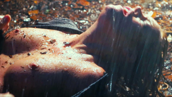 Jasmine Mae çıplak, The Editor'dan (2014) seks sahnesi