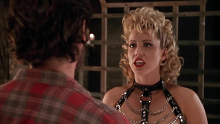 Kiara Hunter nua, cena de Bordello of Blood (1996)