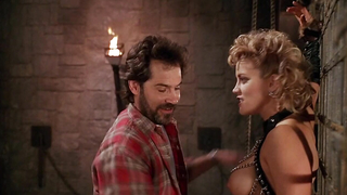 Kiara Hunter nua, cena de Bordello of Blood (1996)