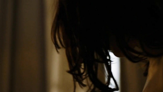 Alexandra Breckenridge çıplak, Fermuar'dan (2015) seks sahnesi