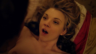 Natalie Dormer nue, scène de sexe de The Scandalous Lady W (2015)