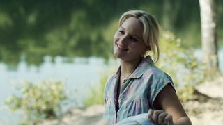 Sonja Gerhardt nuda, scena da Deutschland 83 s01e02 (2015)