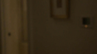 Carlson Young seksi, Scream s01e03 (2015) filminden bir sahne