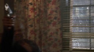 Gretchen Palmer nackt, Szene aus Red Heat (1988)