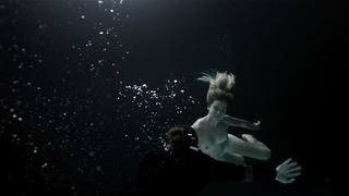 Gemita Samarra desnuda, escena de Presión (2015)