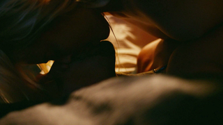 Margot Robbie nude, Daniella Short nude, сексуальная сцена из Focus (2015)