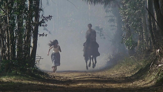 Maria Conchita Alonso nue, Sarita Choudhury nue, scène de sexe de La Maison des Esprits (1993)
